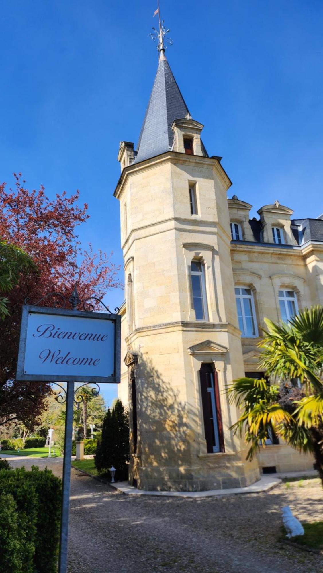 Hotel La Tour Perrier Eyrans-de Soudiac Kültér fotó